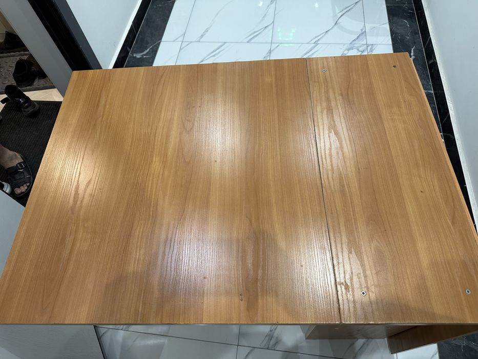 Продается стол книжка