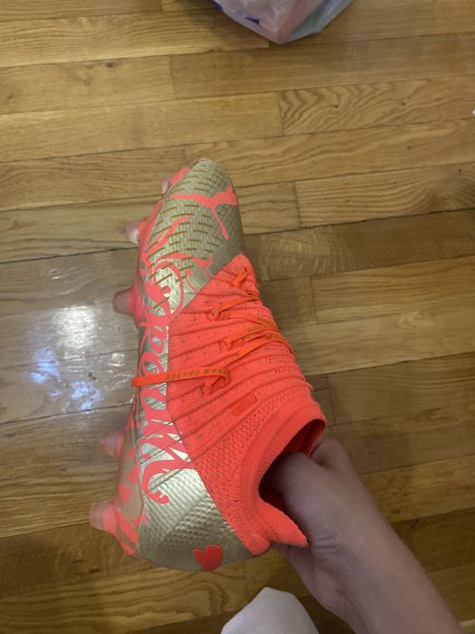 Футбольные бутсы размер 37