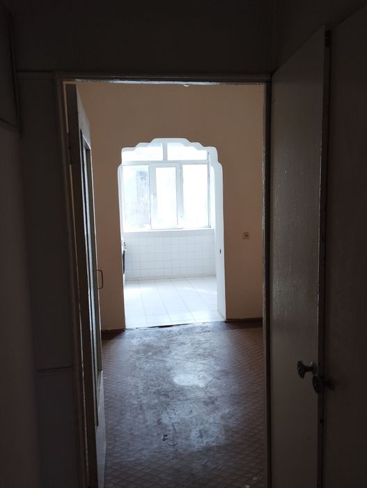 Оху кафеси якинида хонадан ижарага берилади