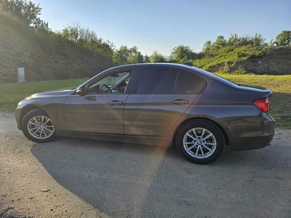 BMW F30 2.0 143 cp 2013
