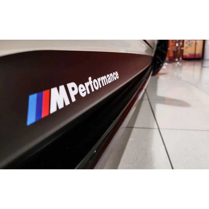 M Performance Стикер 300мм Винил – Бял/Черен за BMW