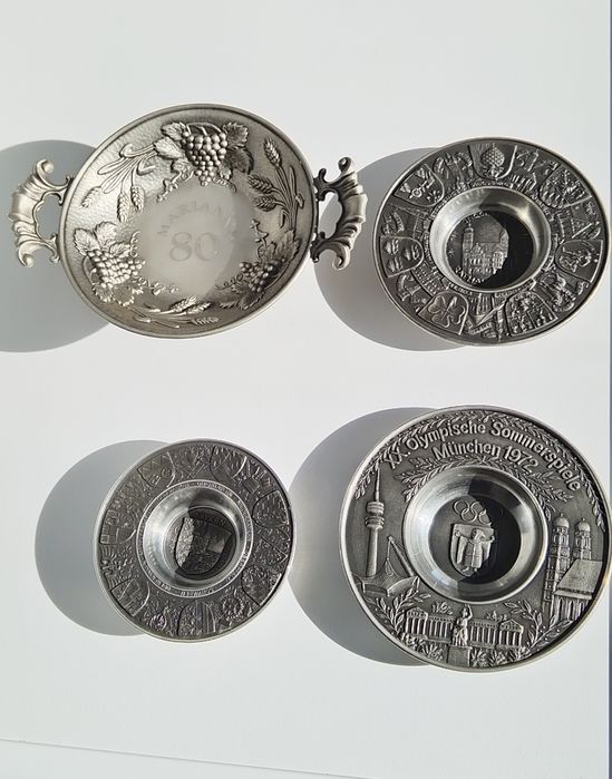 Колекционерски чинийки за стена +фруктиера