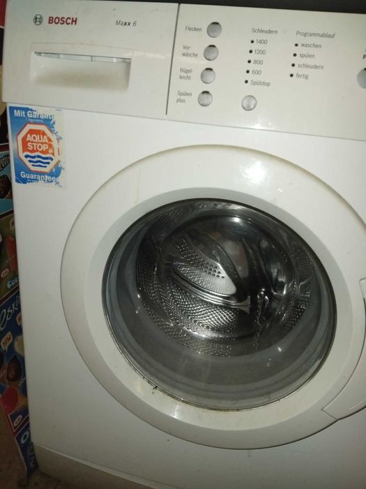 Пералня BOSH maxx6 за части. Чекмеджето за препарата е продадено.