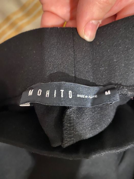 Панталон MOHITO, с разкроени крачоли