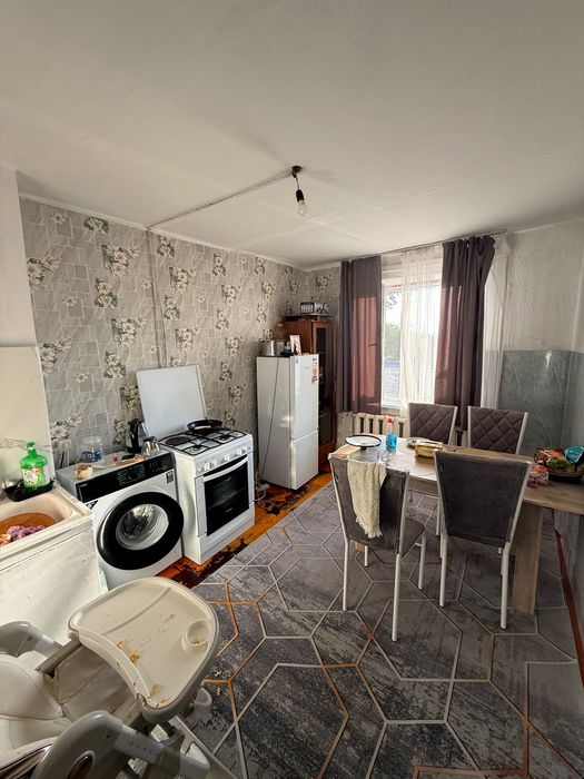 Продам 3-хкомнатную квартиру