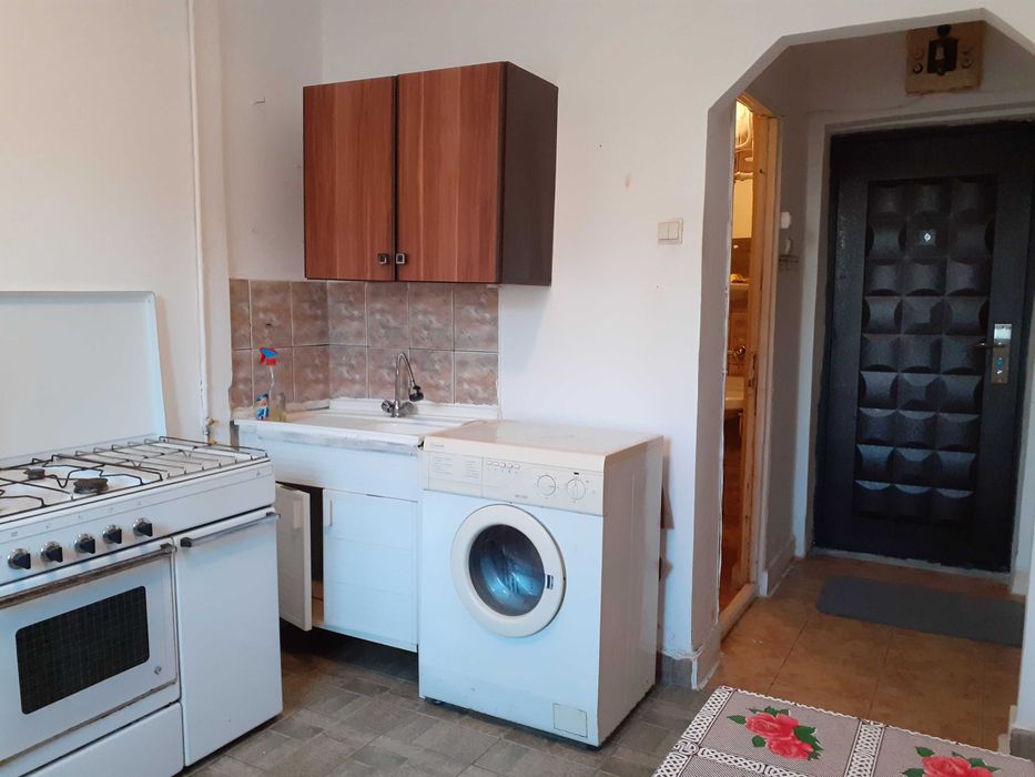 Garsonieră piața Dunărea Hunedoara decomandată