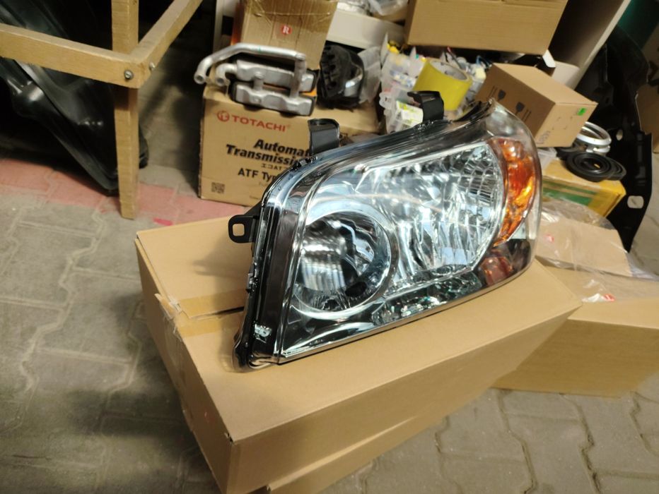 Хайладер фара передняя