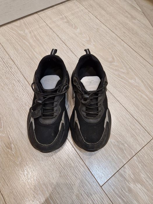 Кроссовки осенние, размер 37