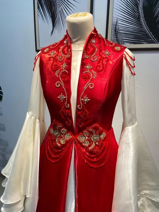 Платье на узату той