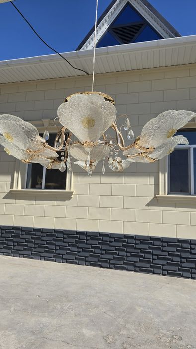 Люстры комнатные