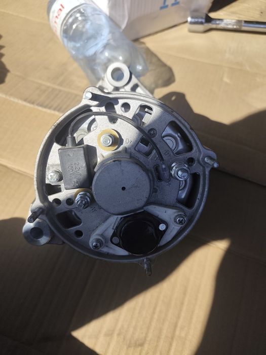 Генератор на мерседес оm 366 матор  патходит