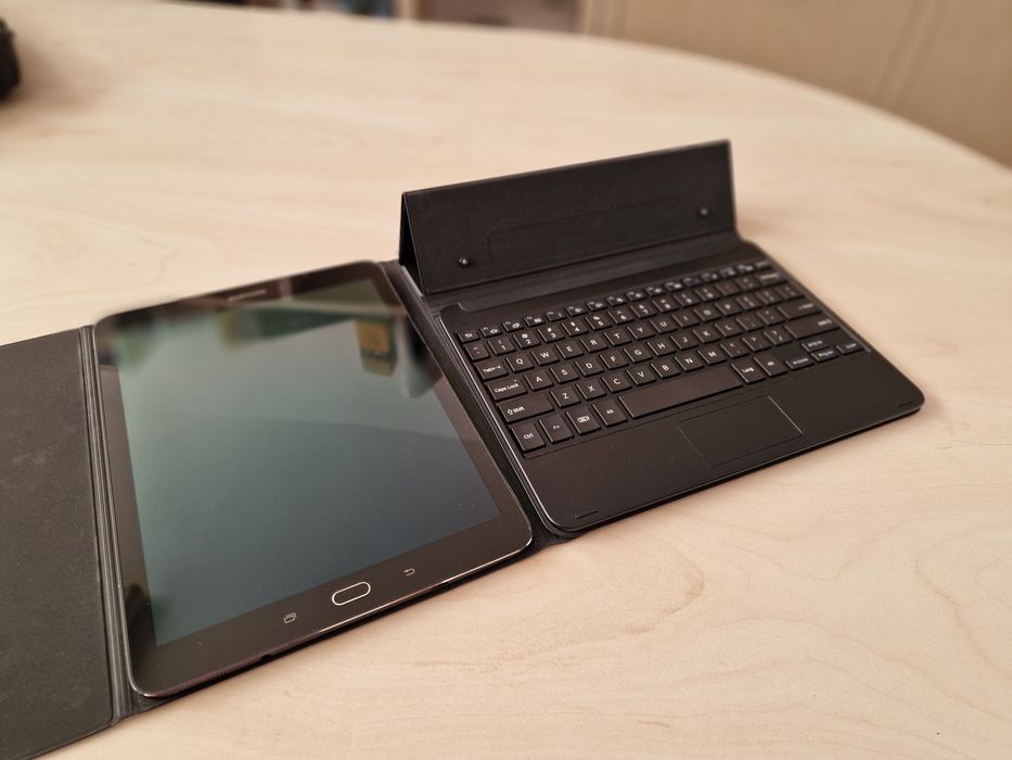 Таблет + клавиатура Samsung T819 Galaxy Tab S2 9.7 LTE 32GB