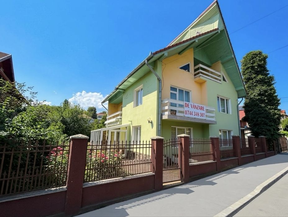 Vand casa spatioasa in TARNAVENI, ideala pentru familie, cu curte mare