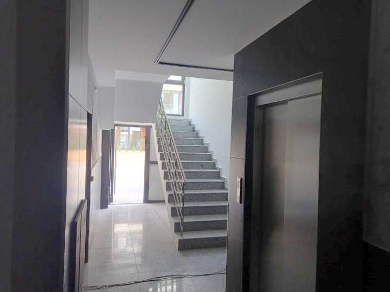 Дава се под наем Двустаен апартамент в Бургас, Сарафово - 80 кв.м за 800 € - Снимка #2