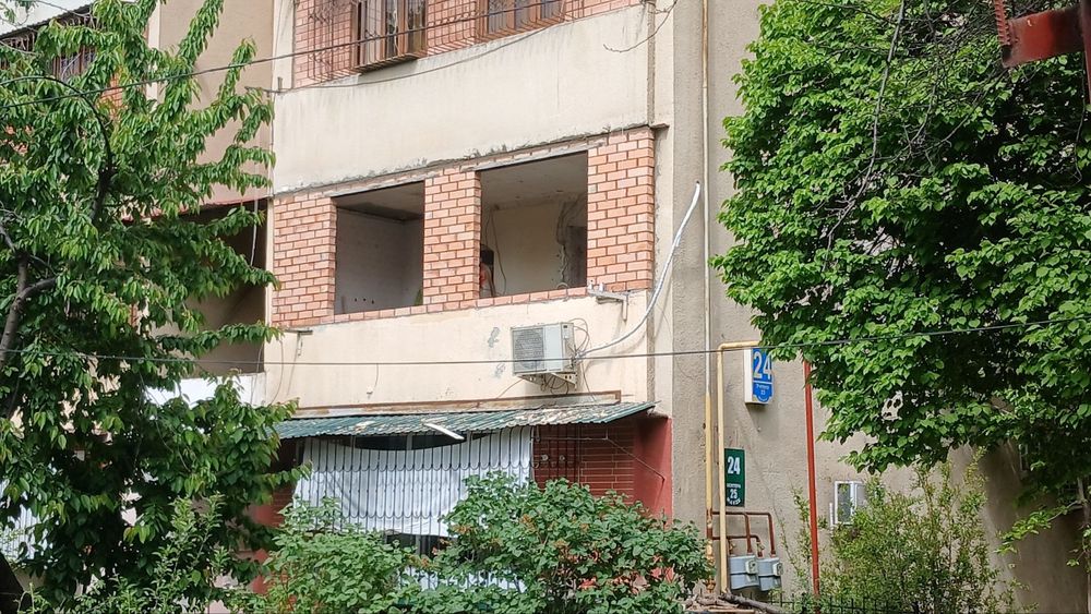 Balkonga g'isht teramiz. Kladka balkon. Керпичная кладка балконов