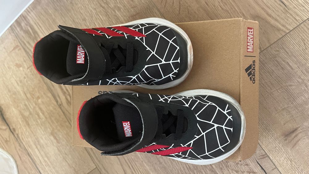 Детски маратонки adidas 23-24 номер