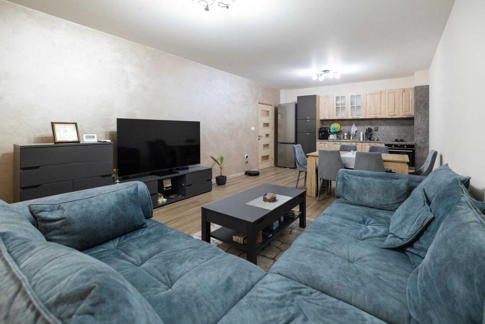 Продава се Тристаен апартамент в Пловдив, Коматевски възел - 133 кв.м за 816 €/кв.м - Снимка #1