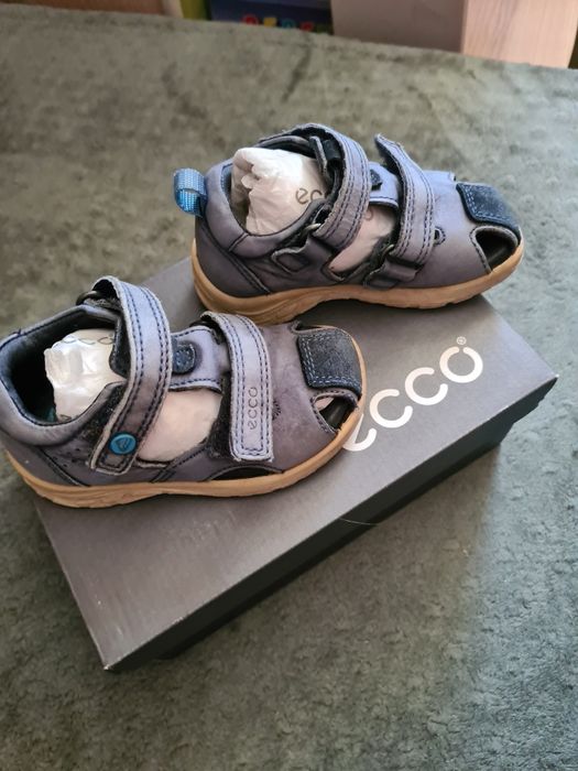 Детская обувь в хорошем состоянии