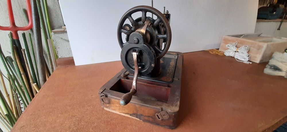 Шевна машина Singer - стара