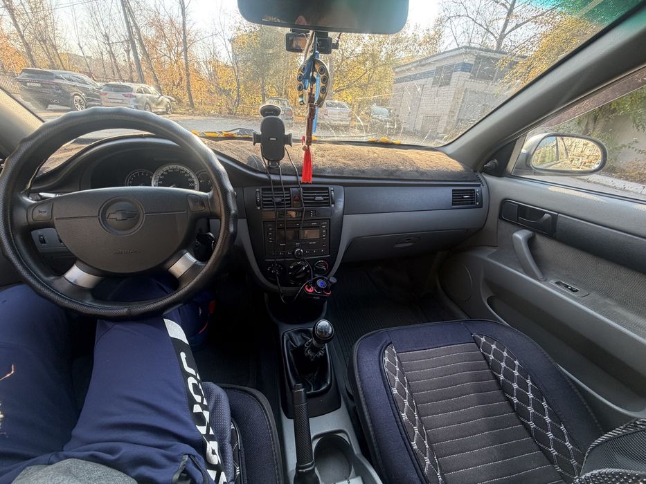 Автомобиль Chevrolet Lachetti