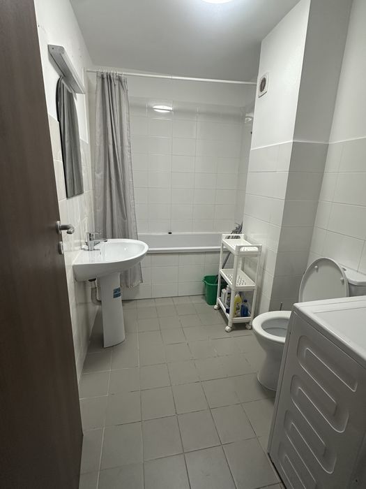 Inchiriez apartament 2 camere Floresti