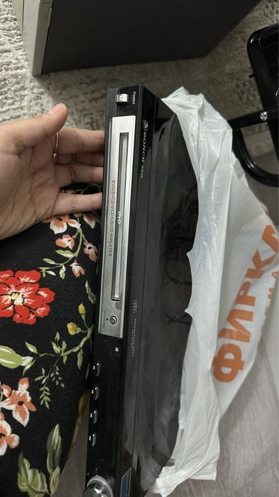 Сони, DVD , читает диски