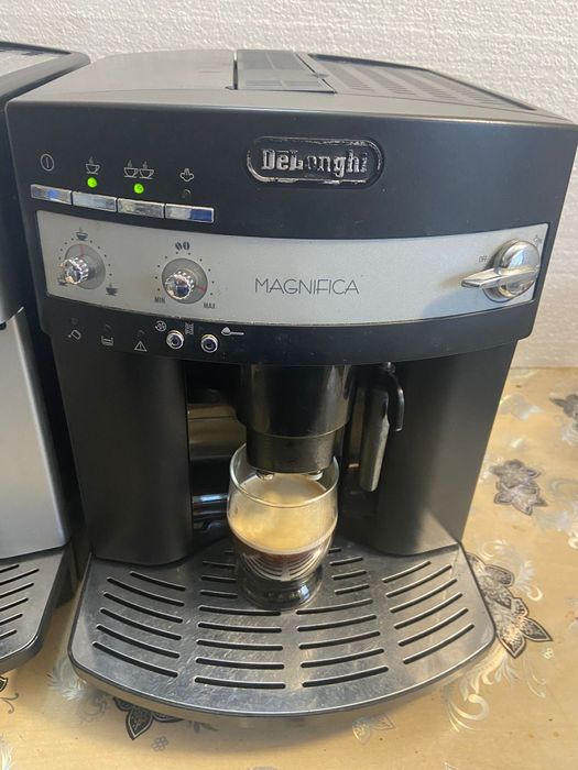 Espresor cafea DeLonghi magnifica