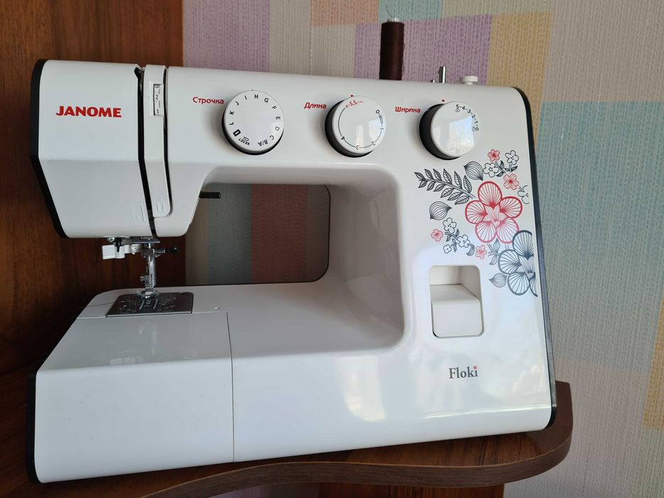 Швейная машинка Janome Floki