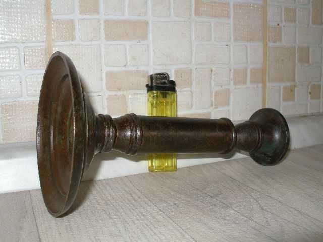 . Бронзов Свещник .