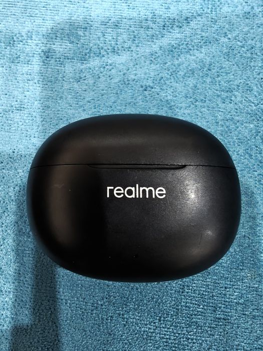 Продам наушники Realme