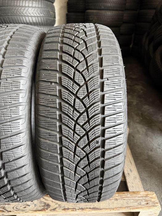 2 anvelope iarna 215/55/17 , GoodYear , 7.5 mm !