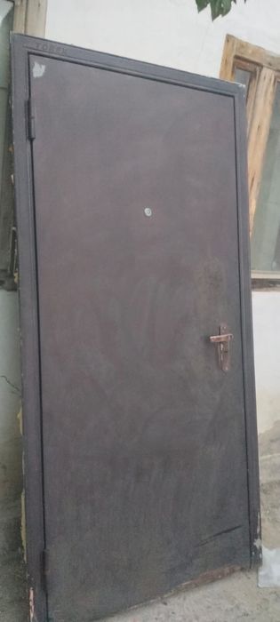 Темір есік, дверь