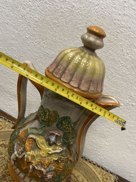 Порцеланова кана Capodimonte Италия с релефна украса