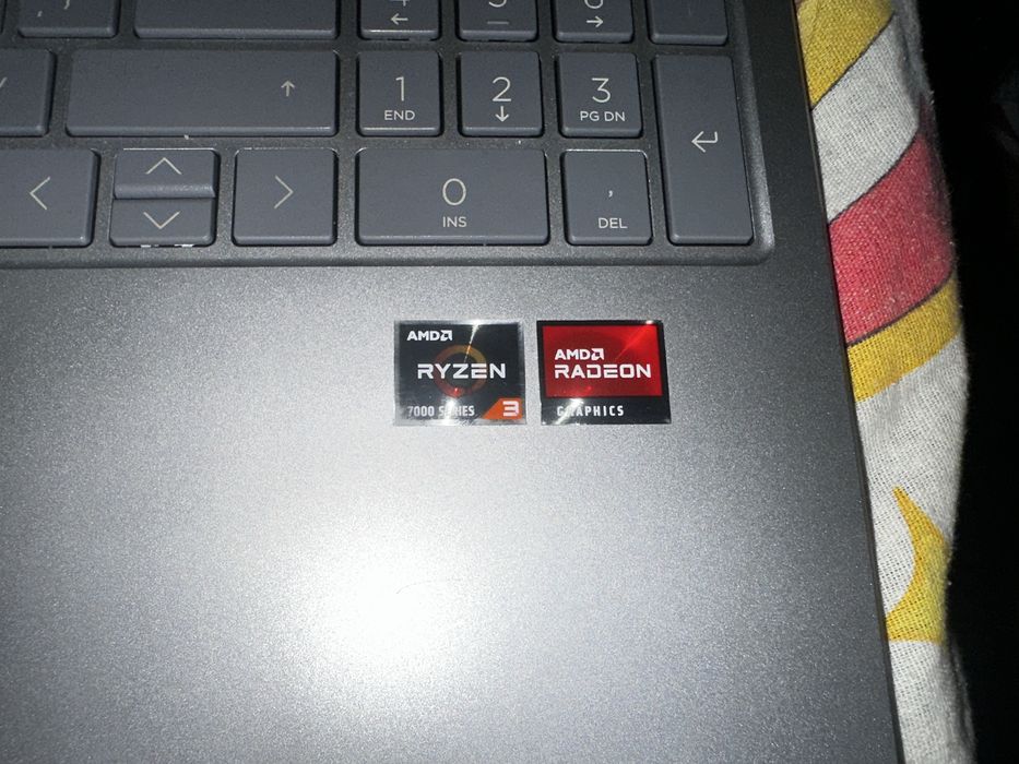 Laptop Hp 15-fc0xxx usor negociabil