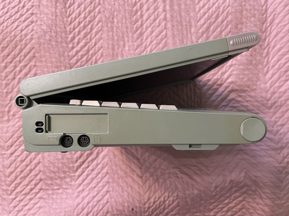 Laptop (Retro) Siemens Nixdorf Scenic Mobile 710 (Defect - pentru colecționari)