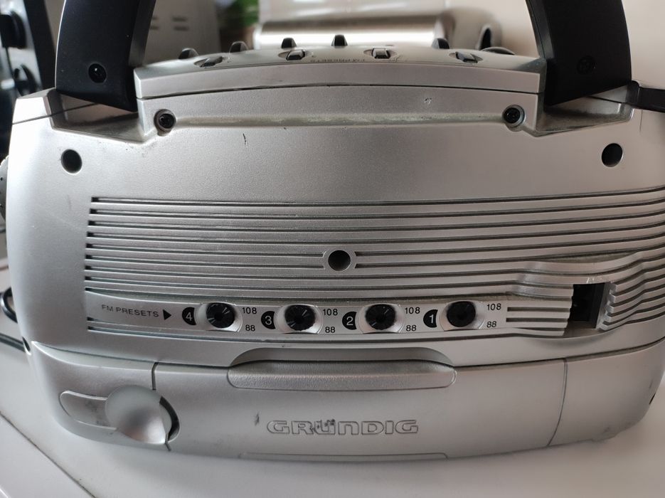Радио Grundig Concert boy 240