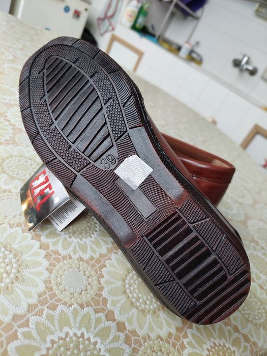 Три чифта нови есенно-зимни дамски обувки N39 и 41