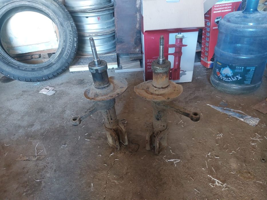 Продажа стоек от авто.