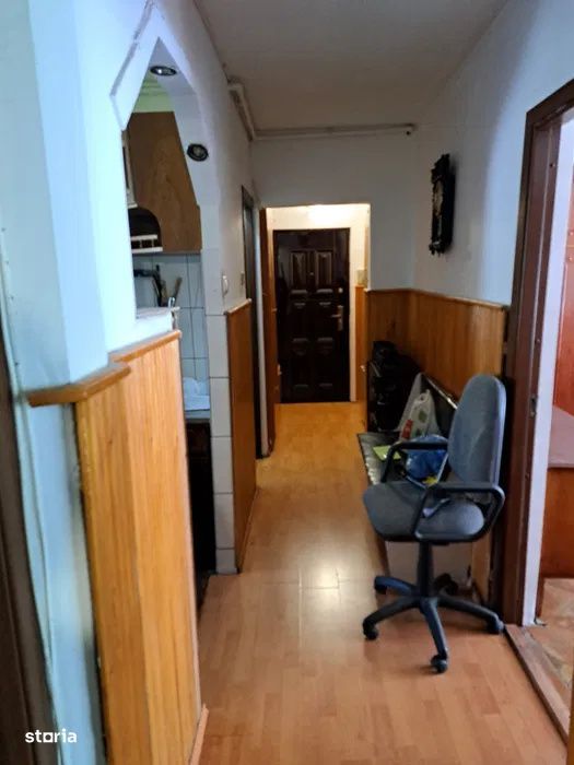 Apartament 3 camere decomandat 70mp, Rovine