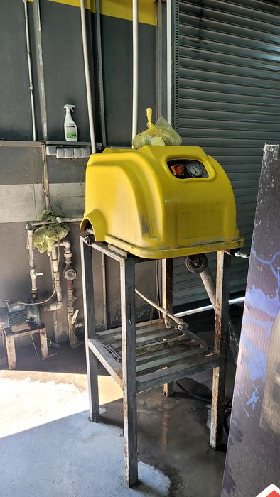 Продаются оборудования б/у для автомойки