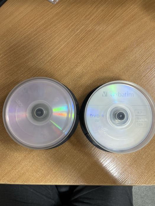 Продаю чистые DVD диски в боксах