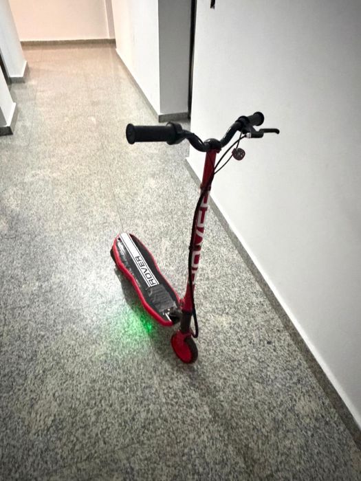 Vand trotineta electrica copii Rover noua folosita odata