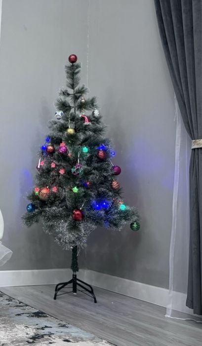 Елка в отличном состоянии.                .