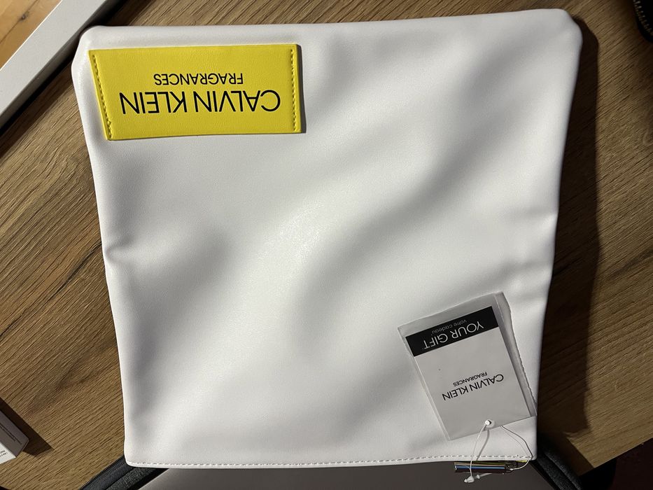 Calvin Klein луксозна подаръчна кутия + ПОДАРЪЦИ