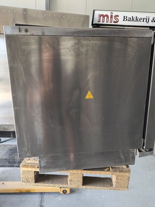 Конвектомат -- 5 тави ; 6 kw.