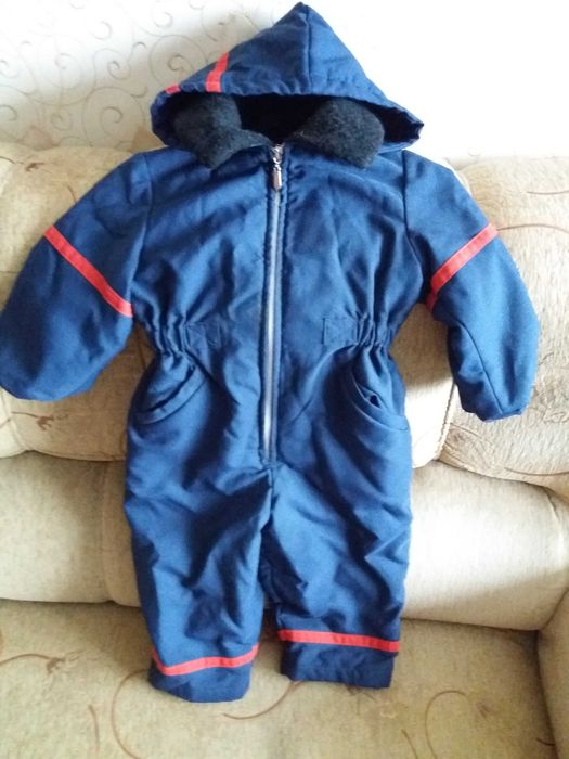 Комбинезон  утепленный , детский ,с капюшоном.