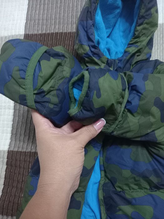 Демисезон комбинезон на 1 годик.