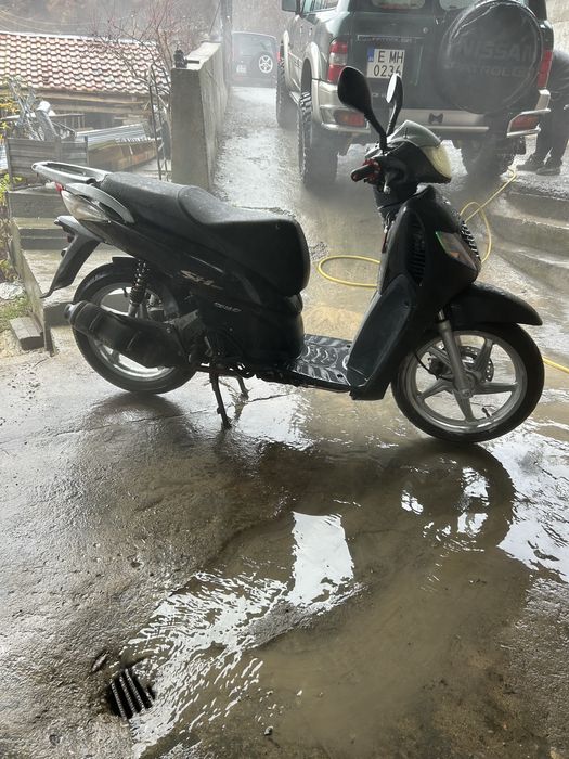 Продавам Honda sh 150 i 2010