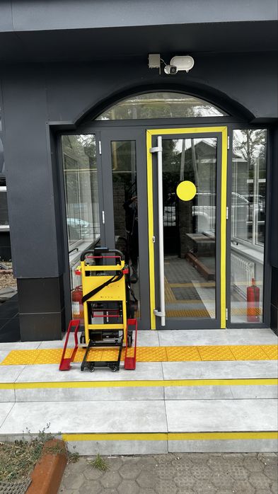 Гусеничный подъемник