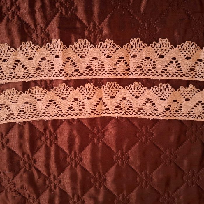 Подарявам дантела на една кука от едно време